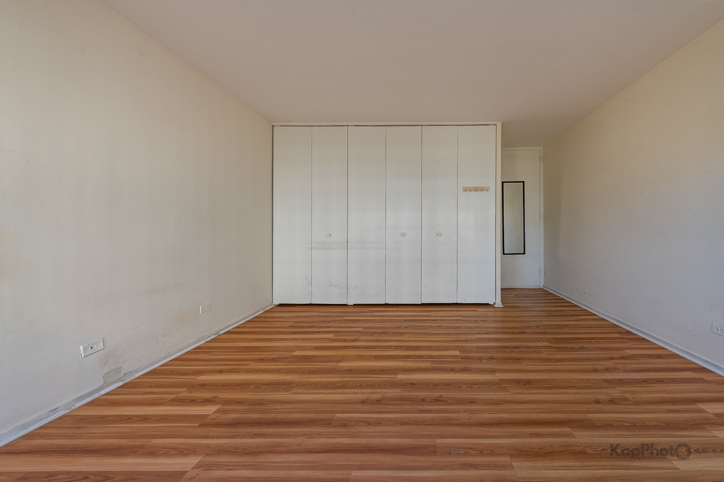 1450 E 55th Street Unit: 527S
