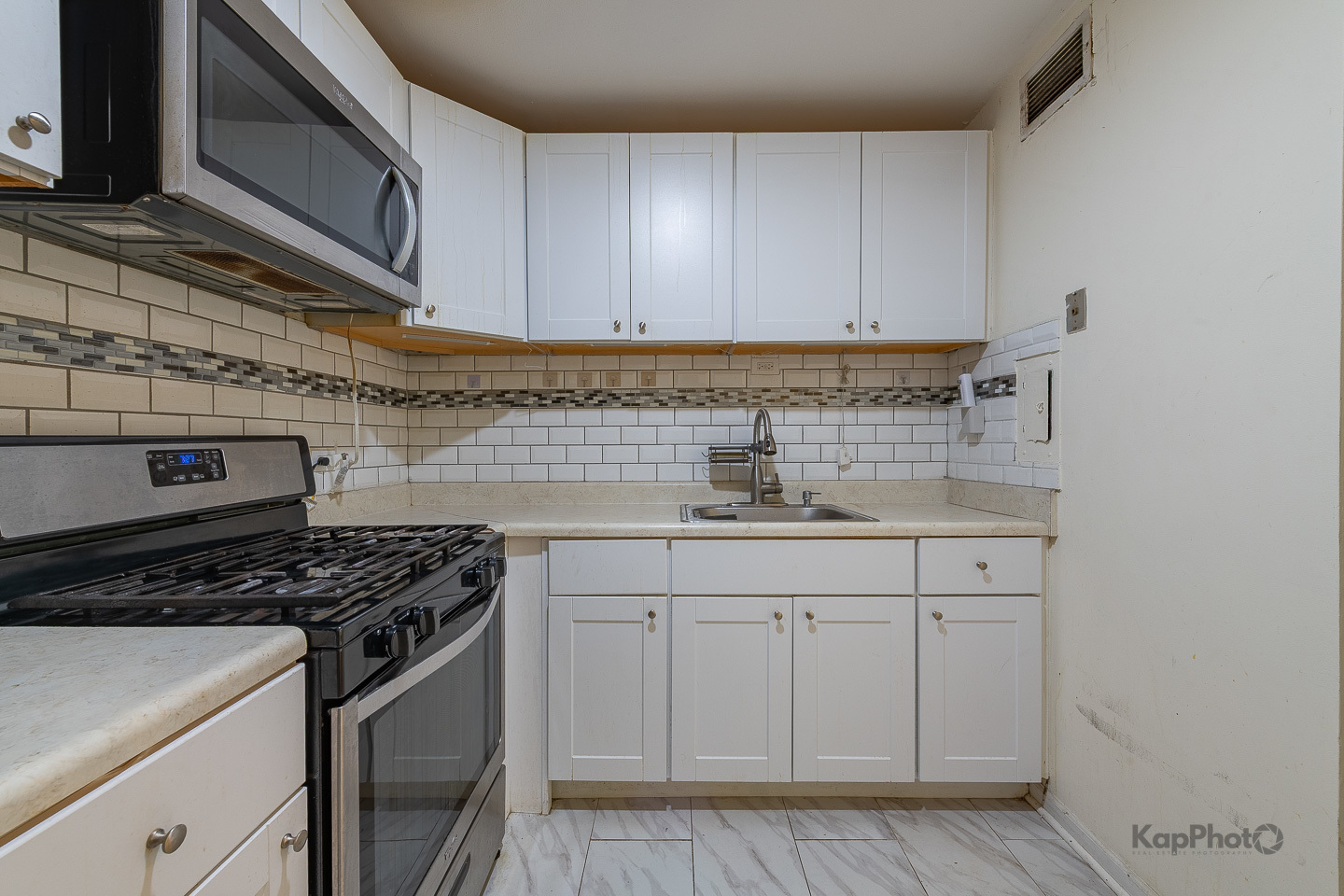 1450 E 55th Street Unit: 527S