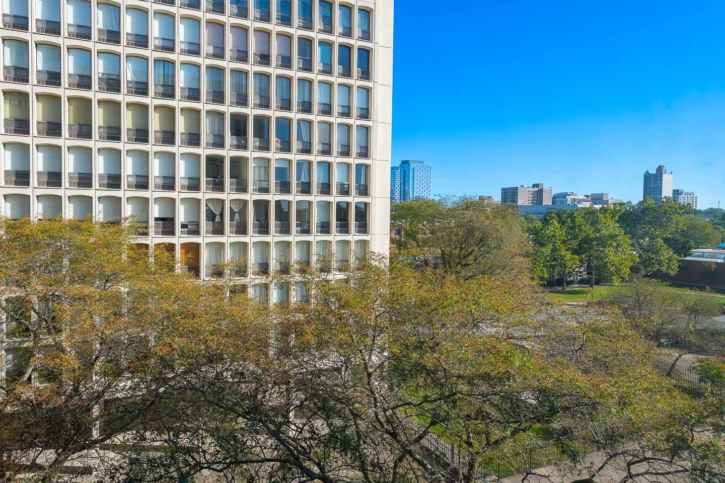 1450 E 55th Street Unit: 527S