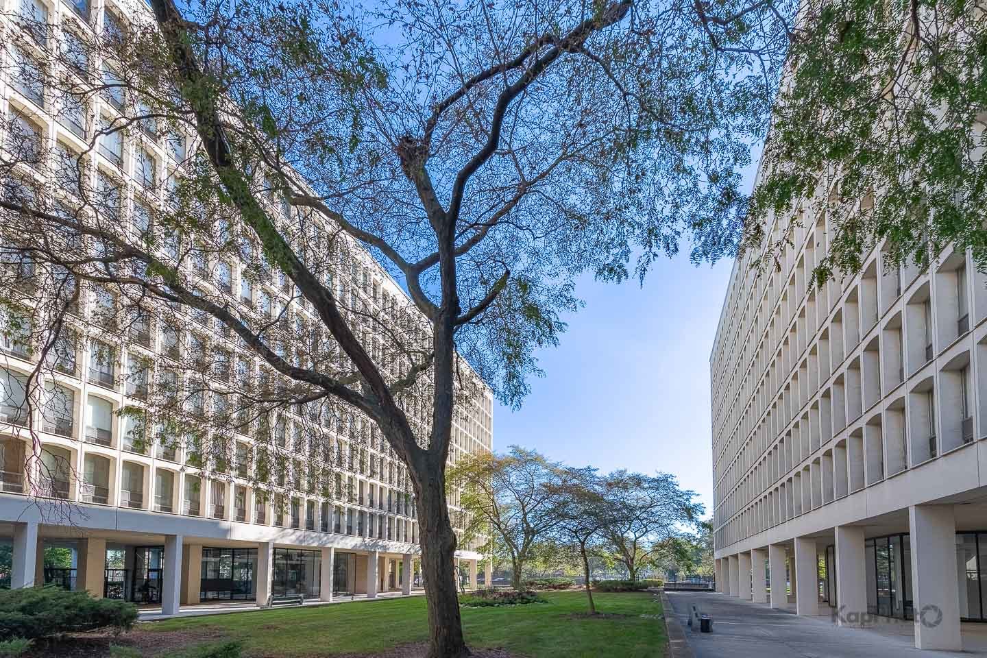 1450 E 55th Street Unit: 527S