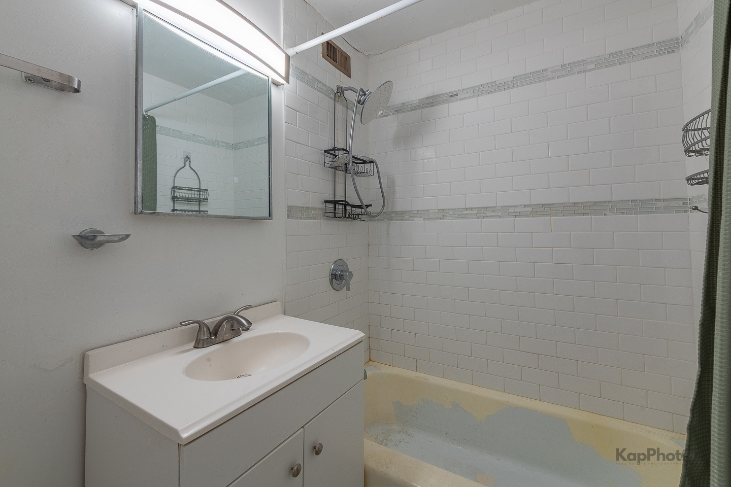 1450 E 55th Street Unit: 527S