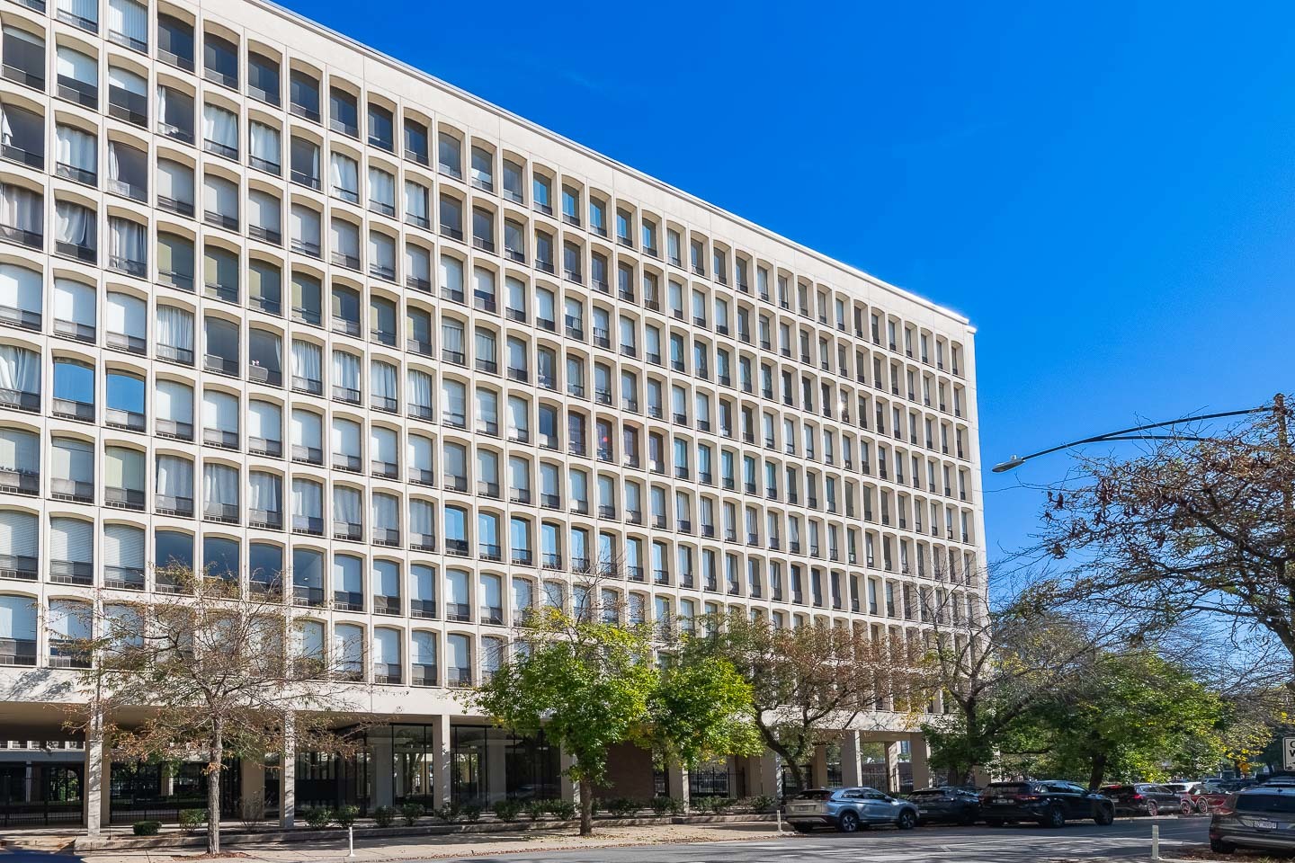 1450 E 55th Street Unit: 527S