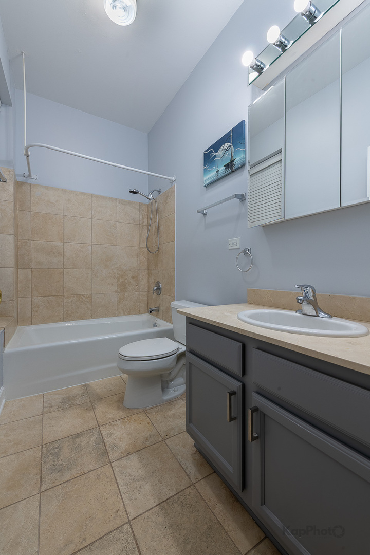 2254 W Adams Street Unit: 0