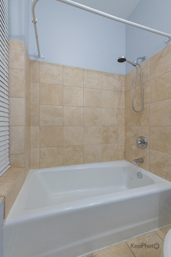2254 W Adams Street Unit: 0