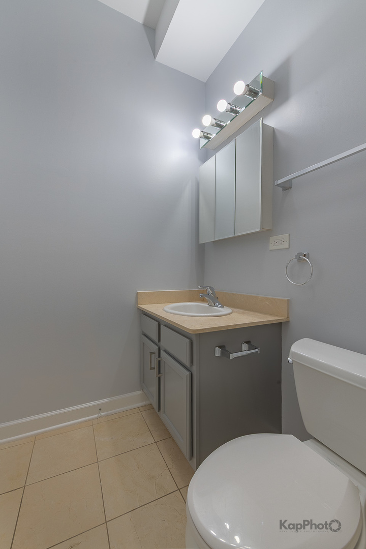 2254 W Adams Street Unit: 0