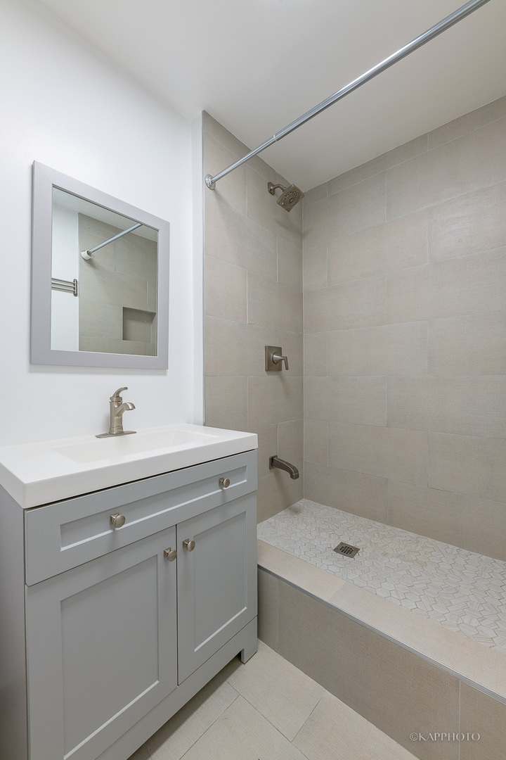 3175 W 115th Street Unit: 3E