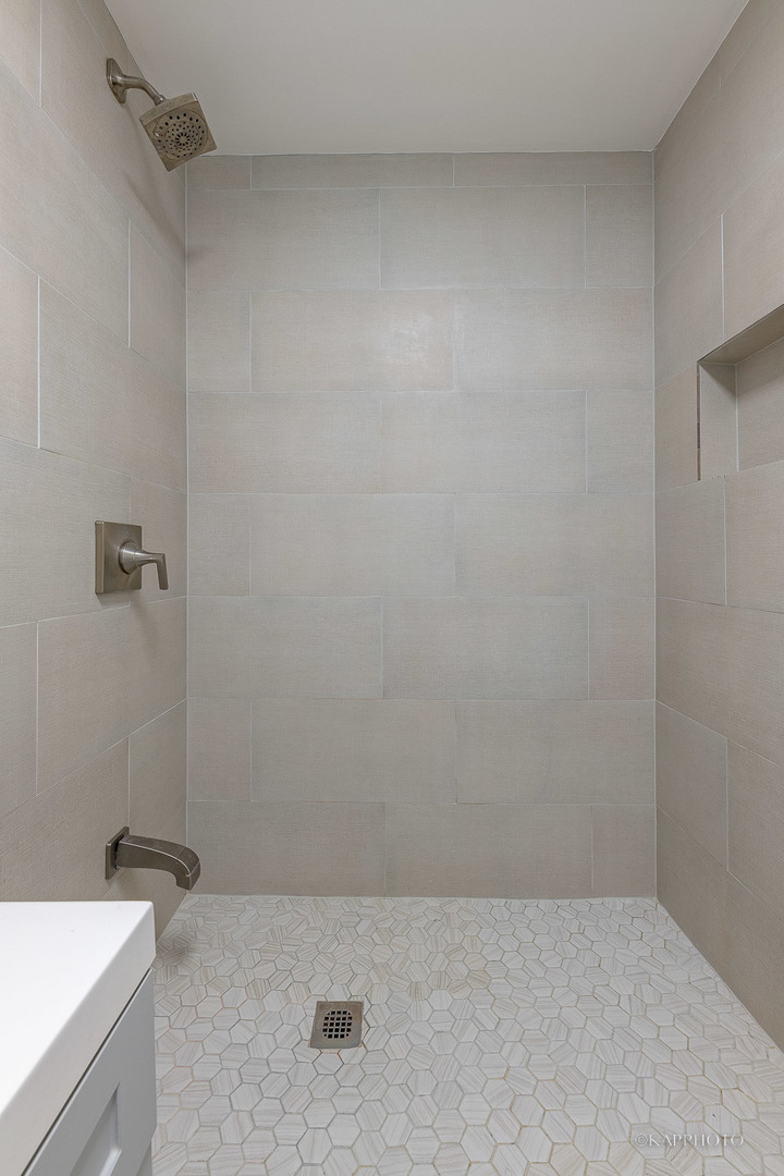 3175 W 115th Street Unit: 3E