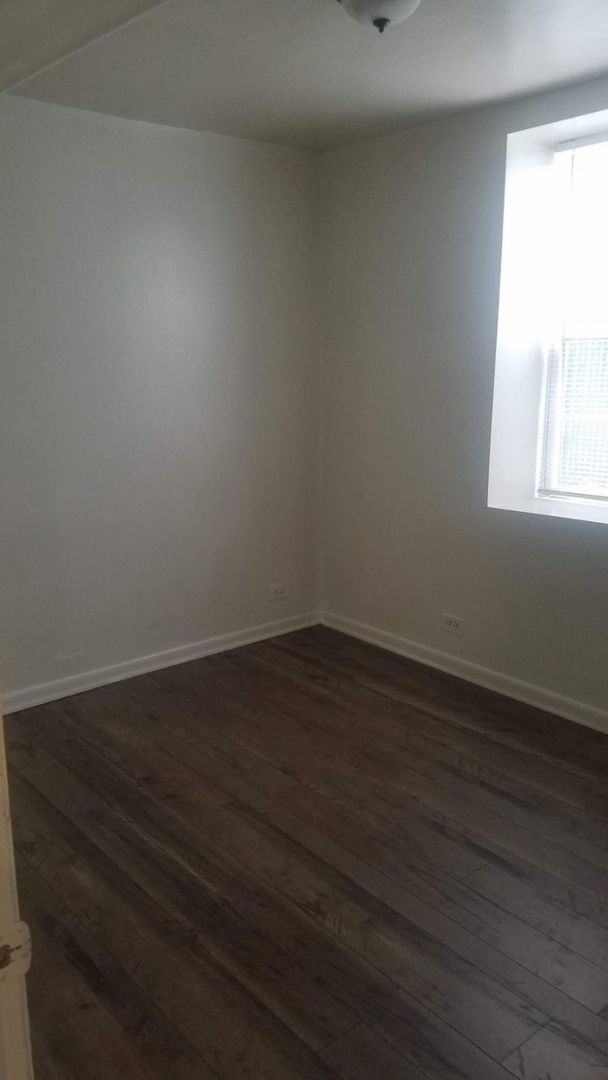 4207 N Sawyer Avenue Unit: G