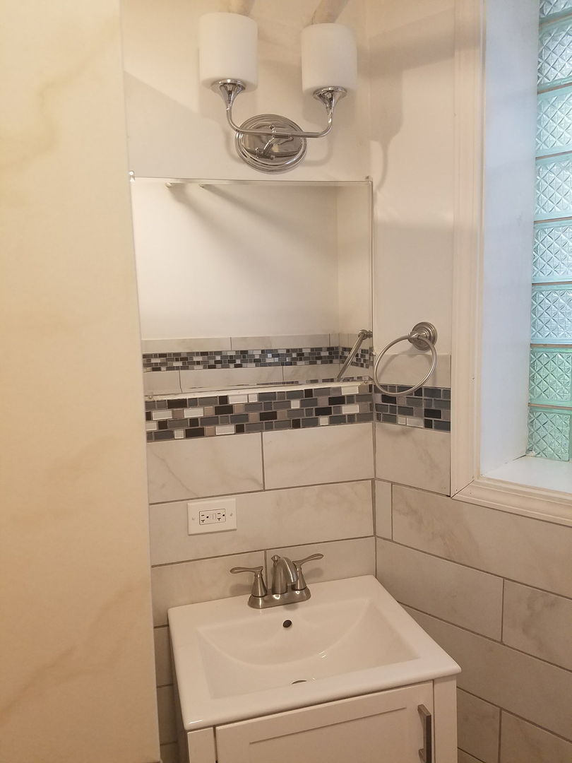 4207 N Sawyer Avenue Unit: G