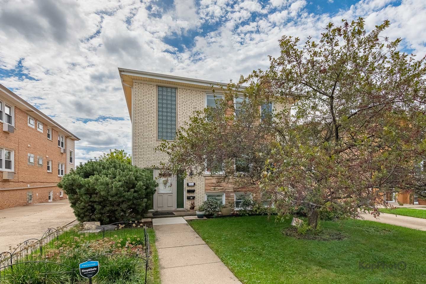 8503 W Berwyn Avenue Unit: 2