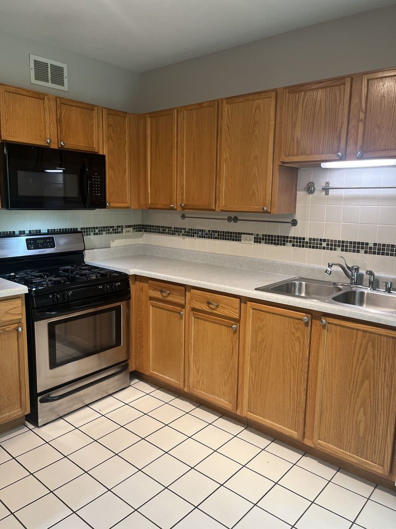 1404 W Split Oak Circle