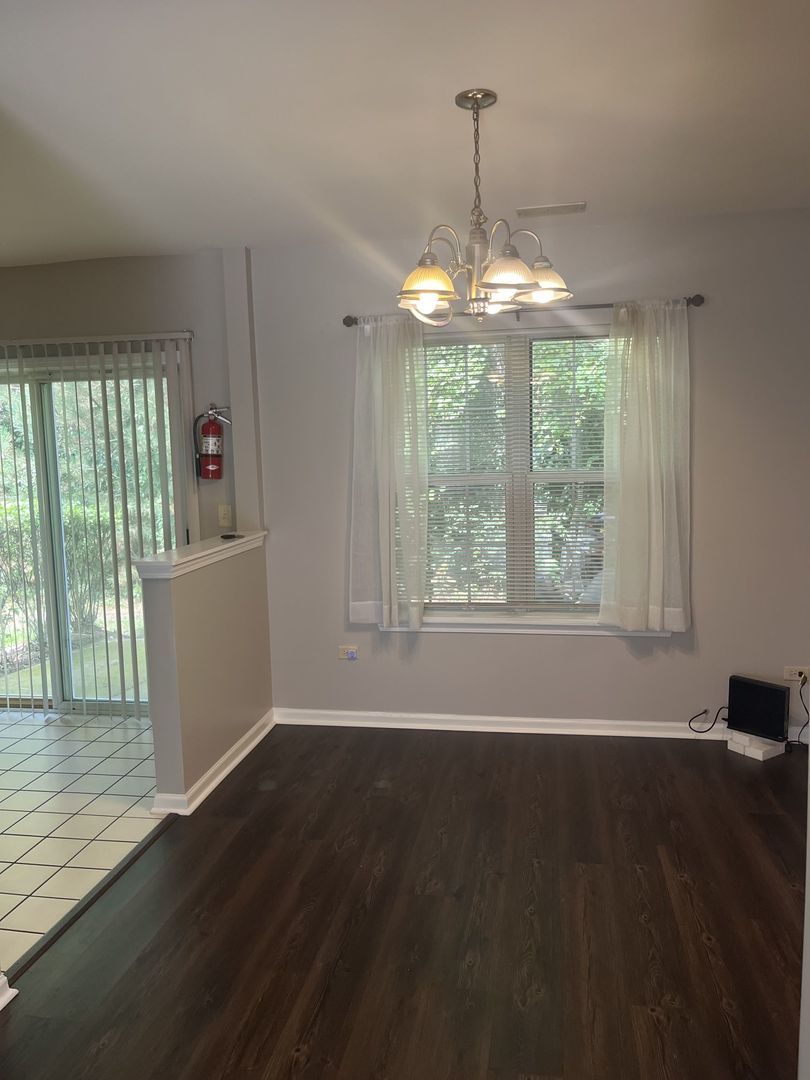 1404 W Split Oak Circle