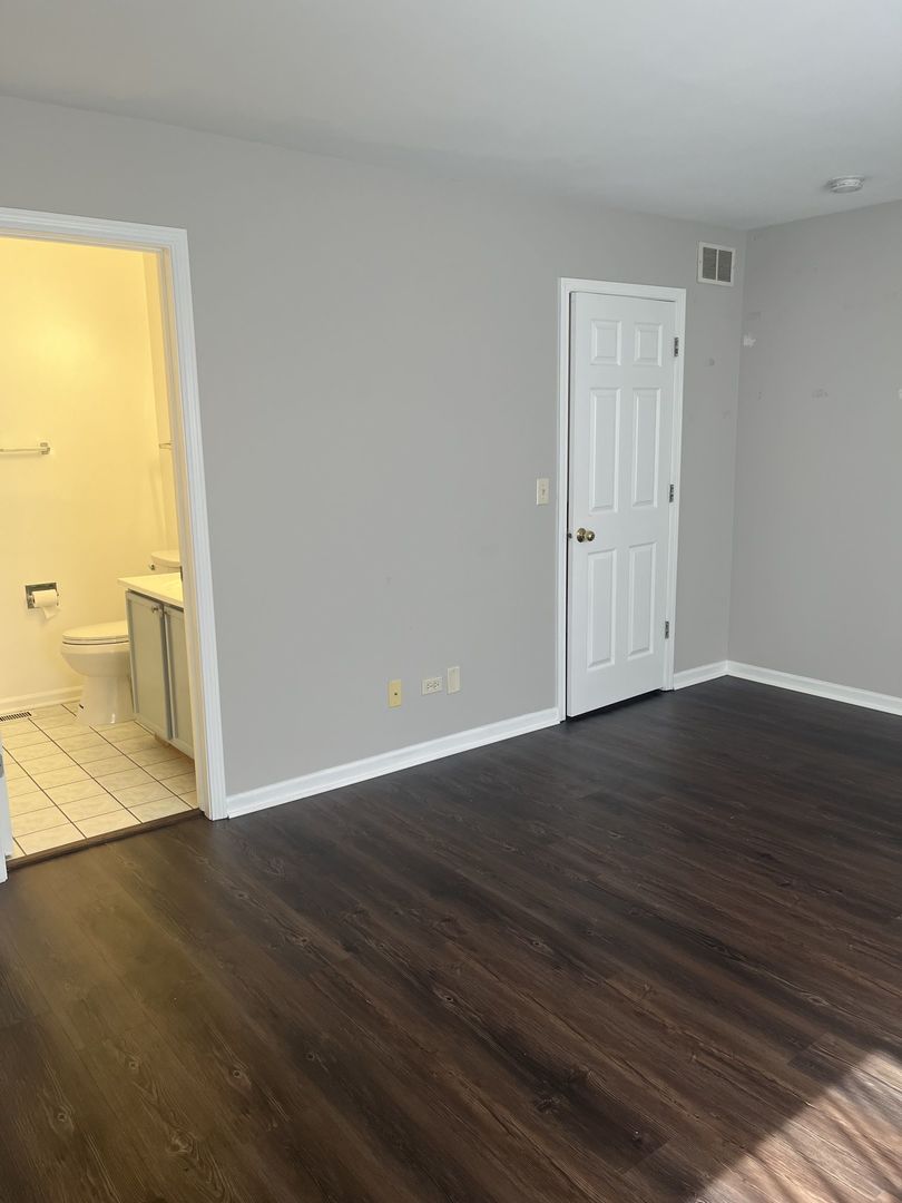 1404 W Split Oak Circle