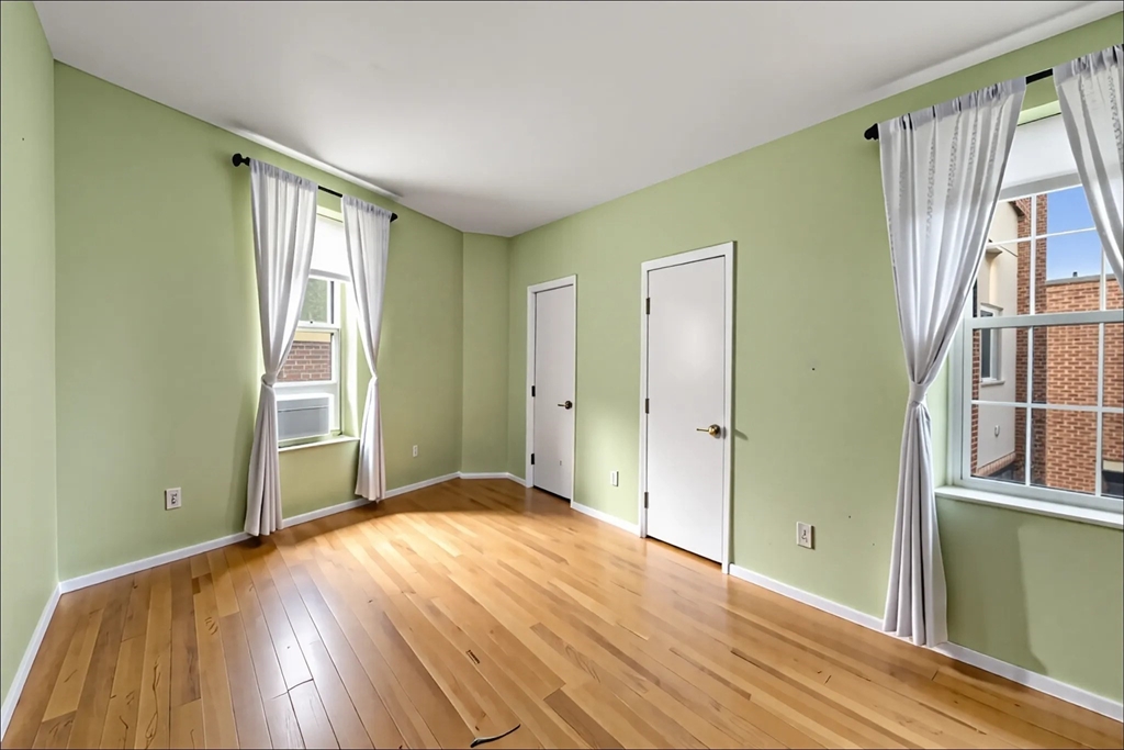 88 Prince Street # 8