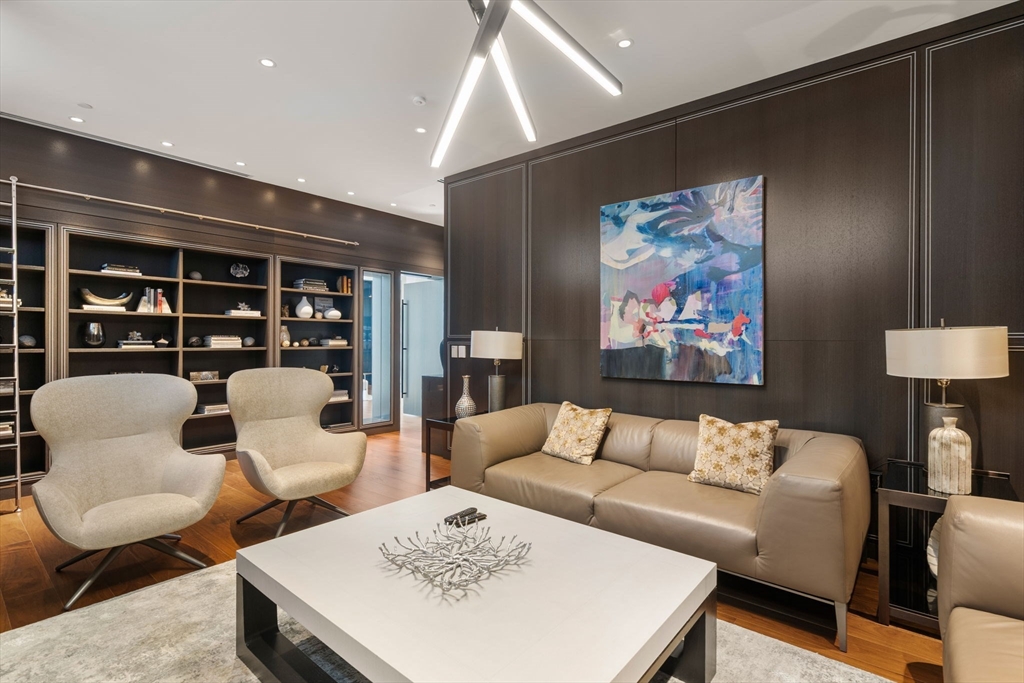 188 Brookline Ave # 19G