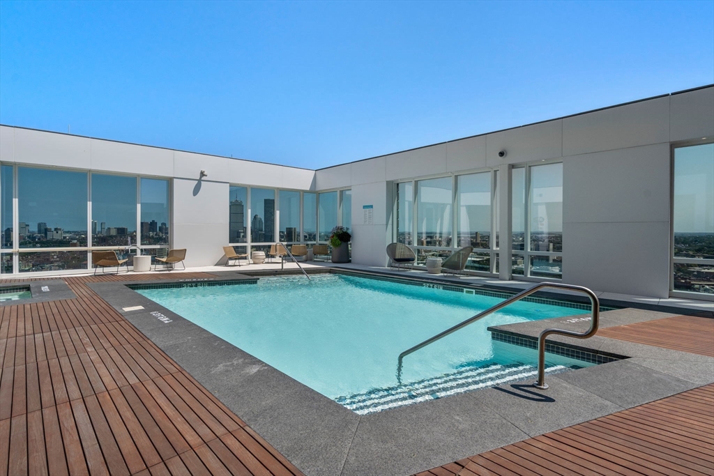 188 Brookline Ave # 19G