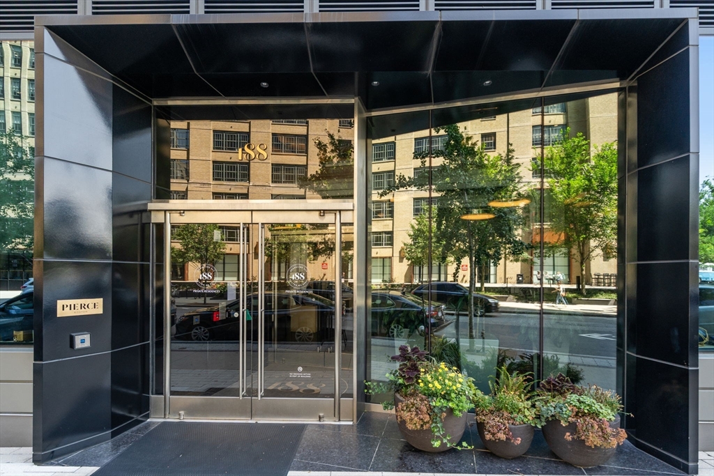 188 Brookline Ave # 19G