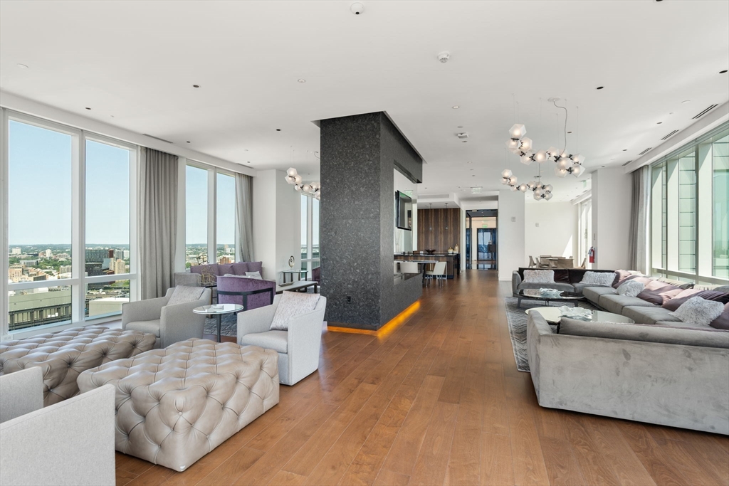 188 Brookline Ave # 19G