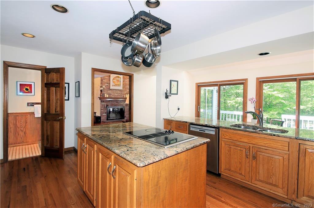 4 Lyndenwood Drive