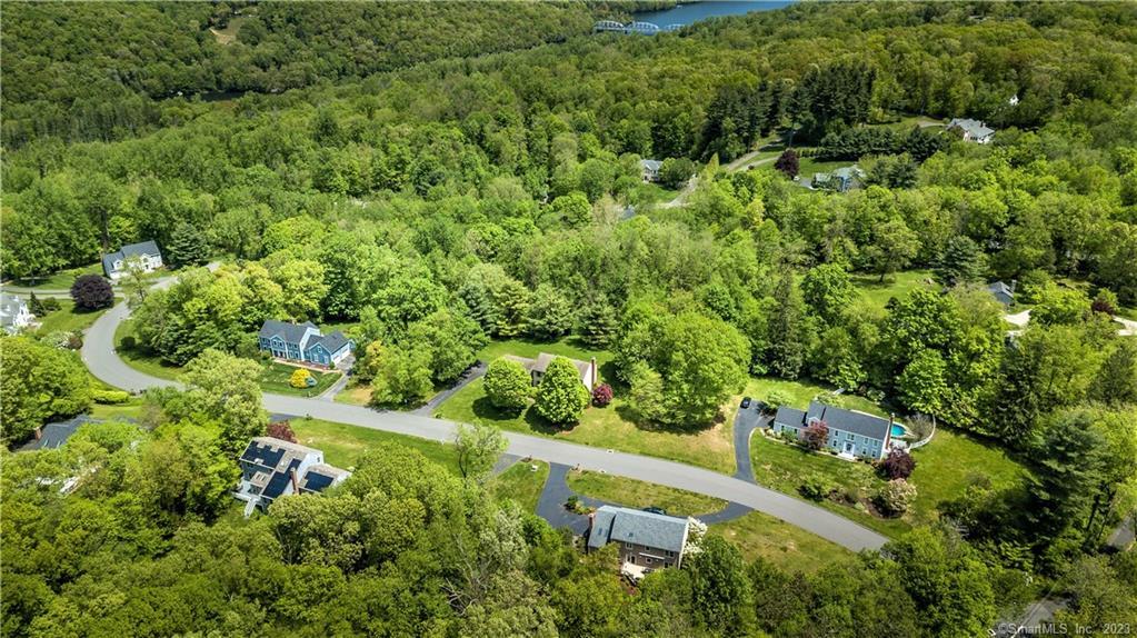 4 Lyndenwood Drive