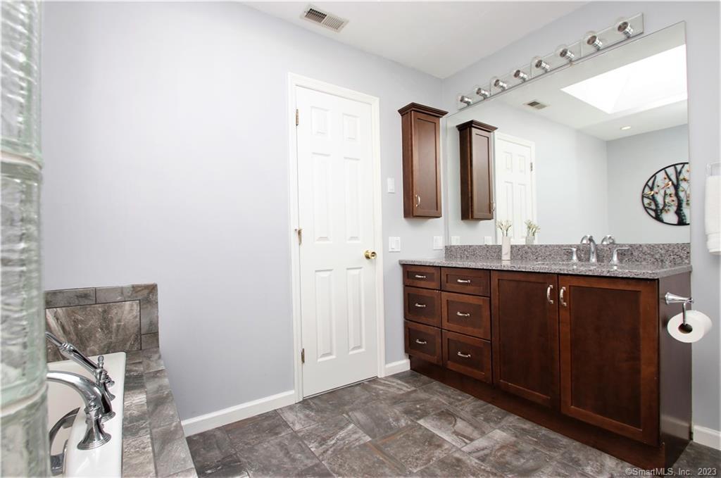 4 Lyndenwood Drive