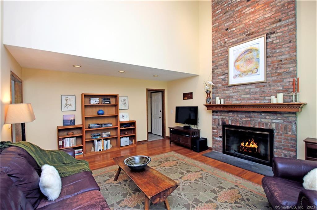 4 Lyndenwood Drive