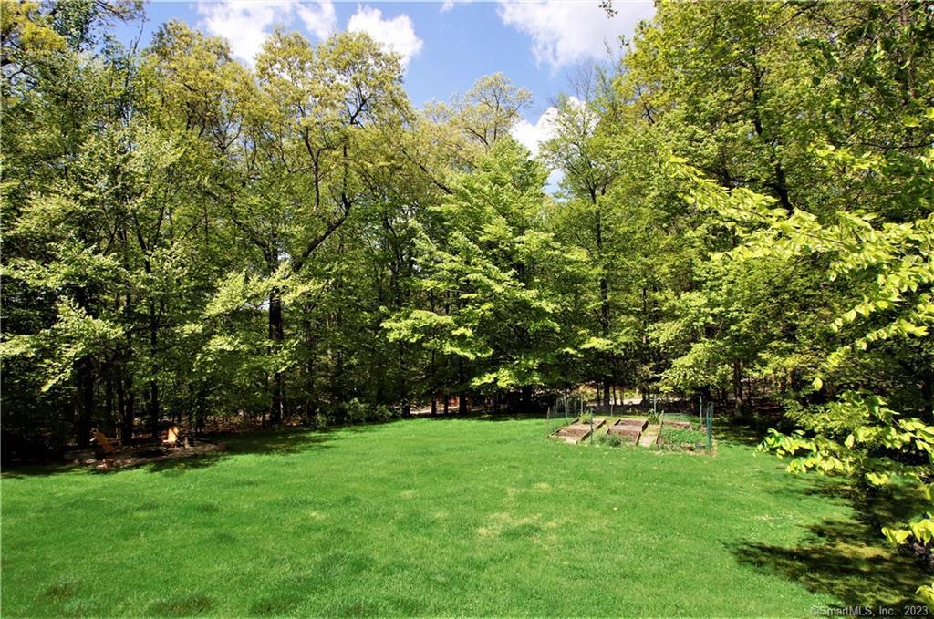 4 Lyndenwood Drive