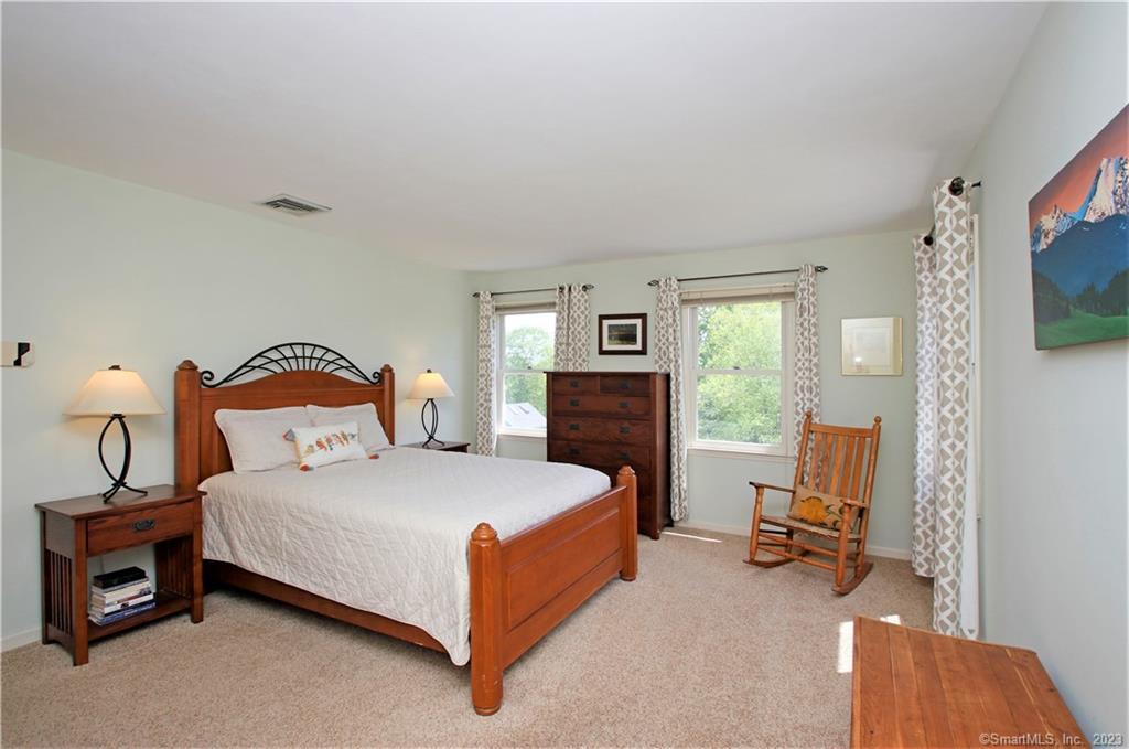 4 Lyndenwood Drive