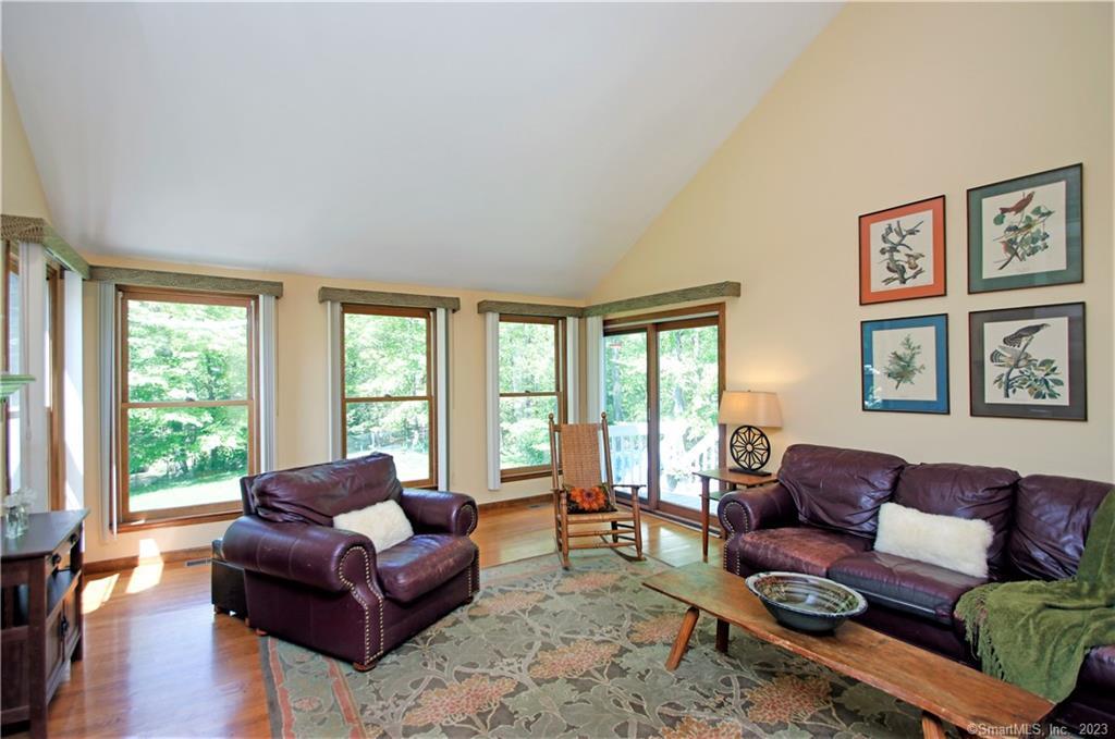4 Lyndenwood Drive