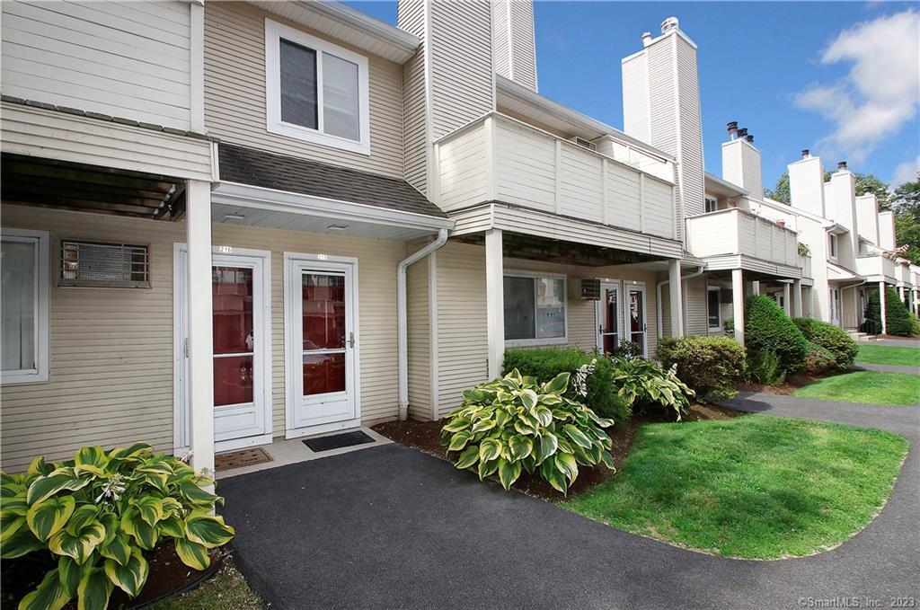 215 Willow Springs 215