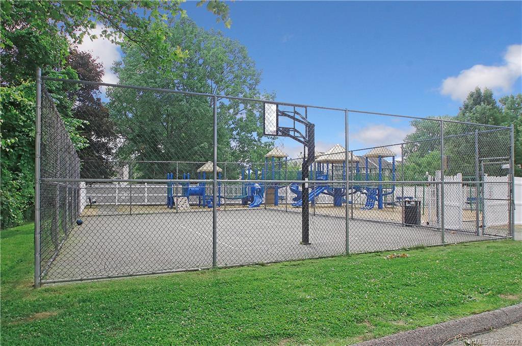 215 Willow Springs 215
