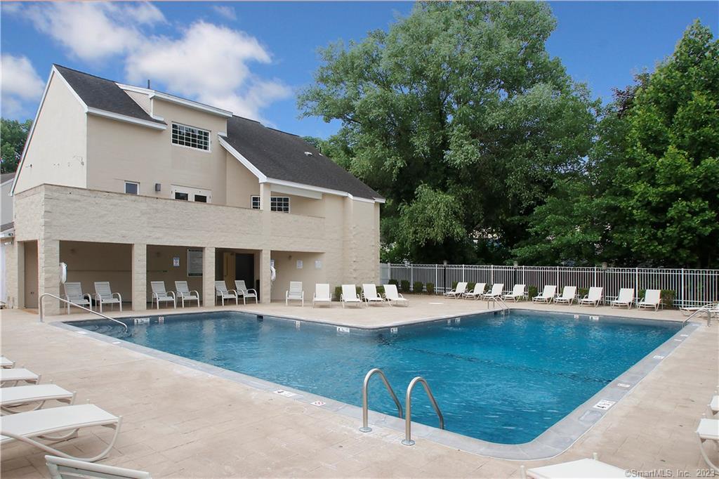 215 Willow Springs 215