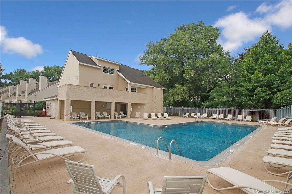 215 Willow Springs 215