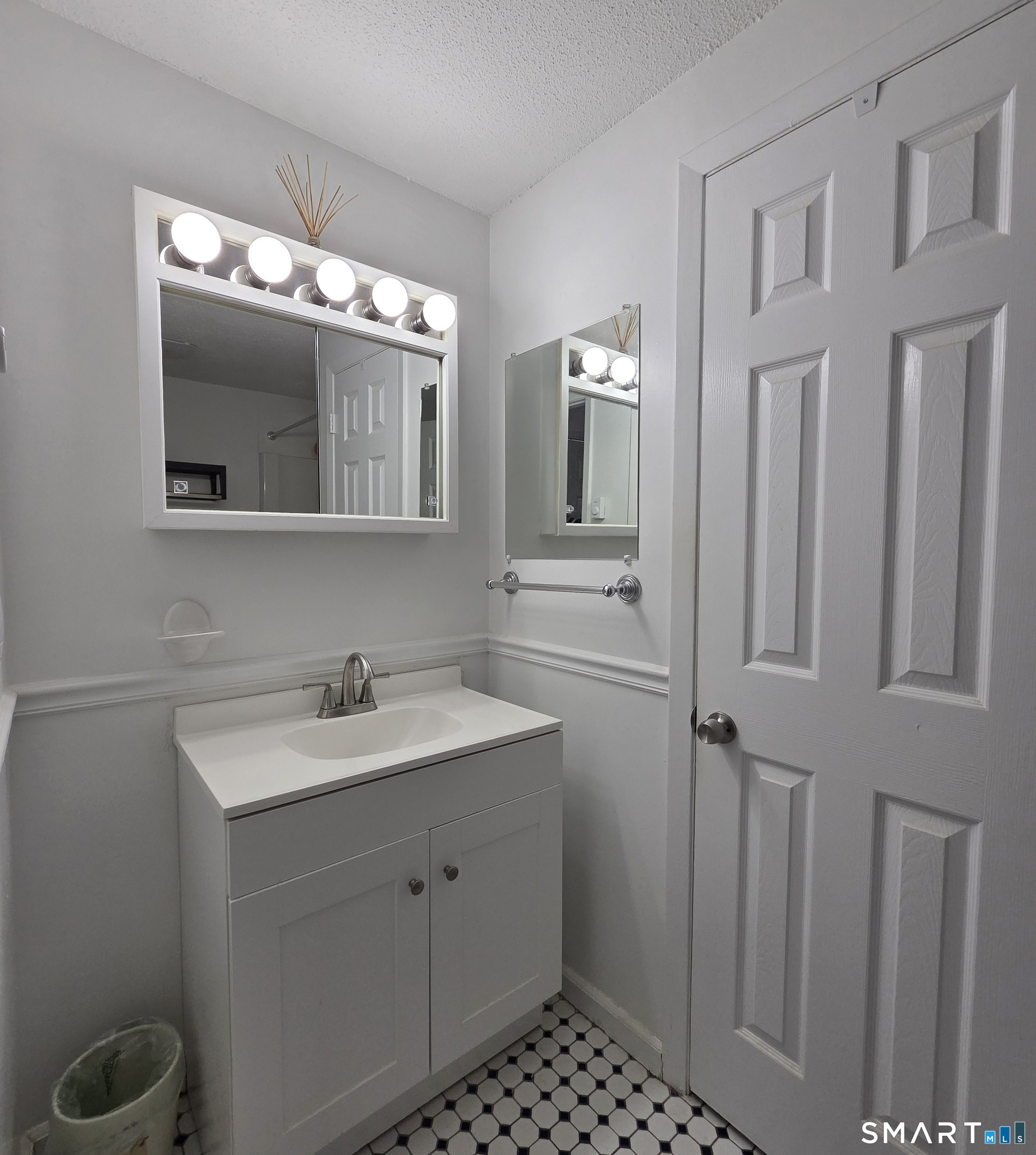 7 Padanaram Road C77