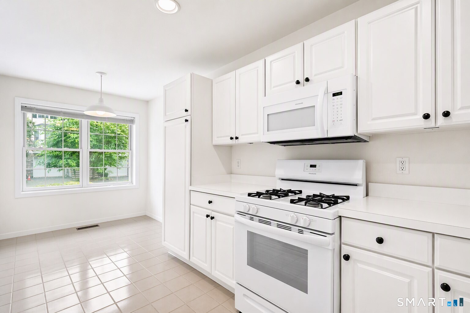 1104 Bradford Drive Unit: 1104