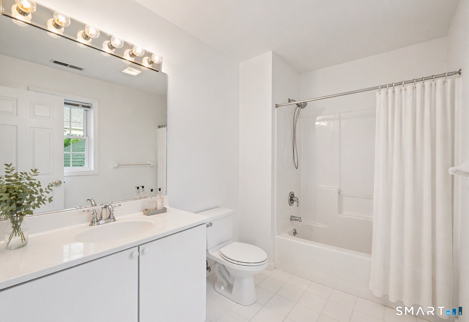 1104 Bradford Drive Unit: 1104
