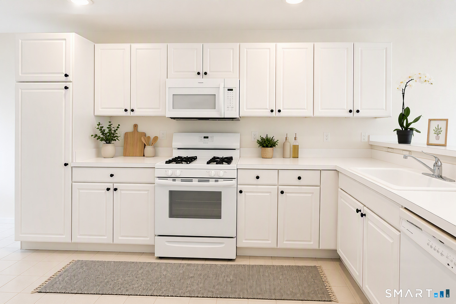 1104 Bradford Drive Unit: 1104