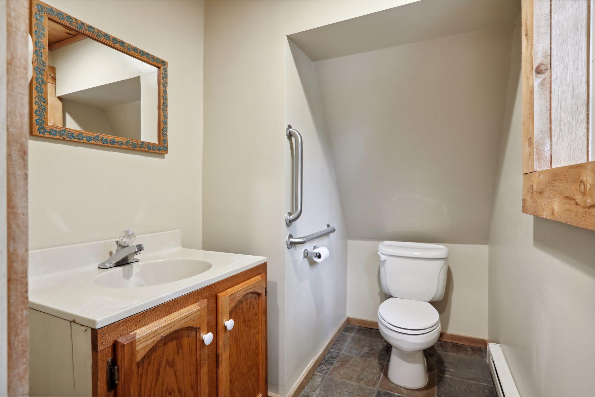 5724 Lynwood Boulevard