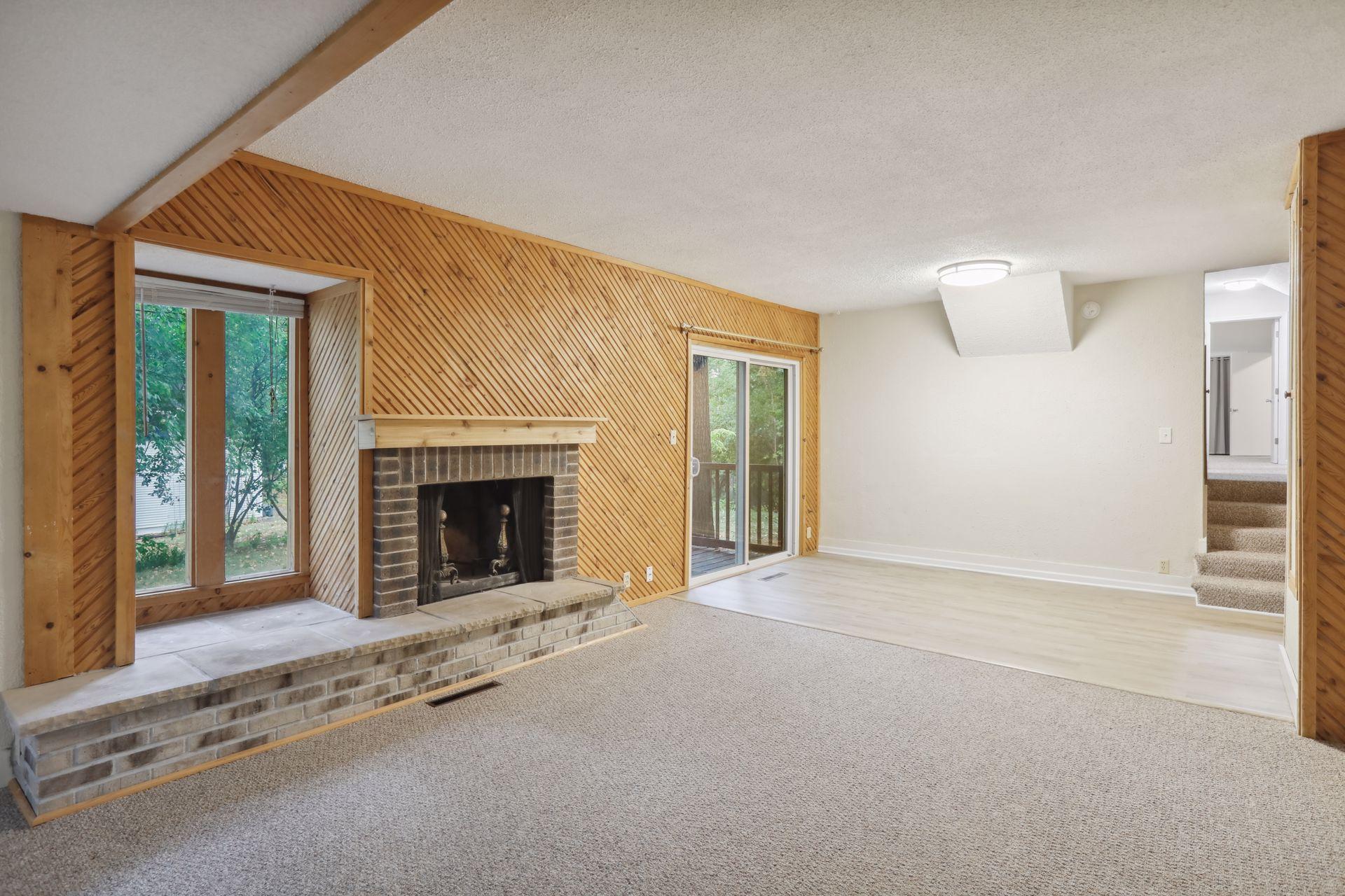 5724 Lynwood Boulevard