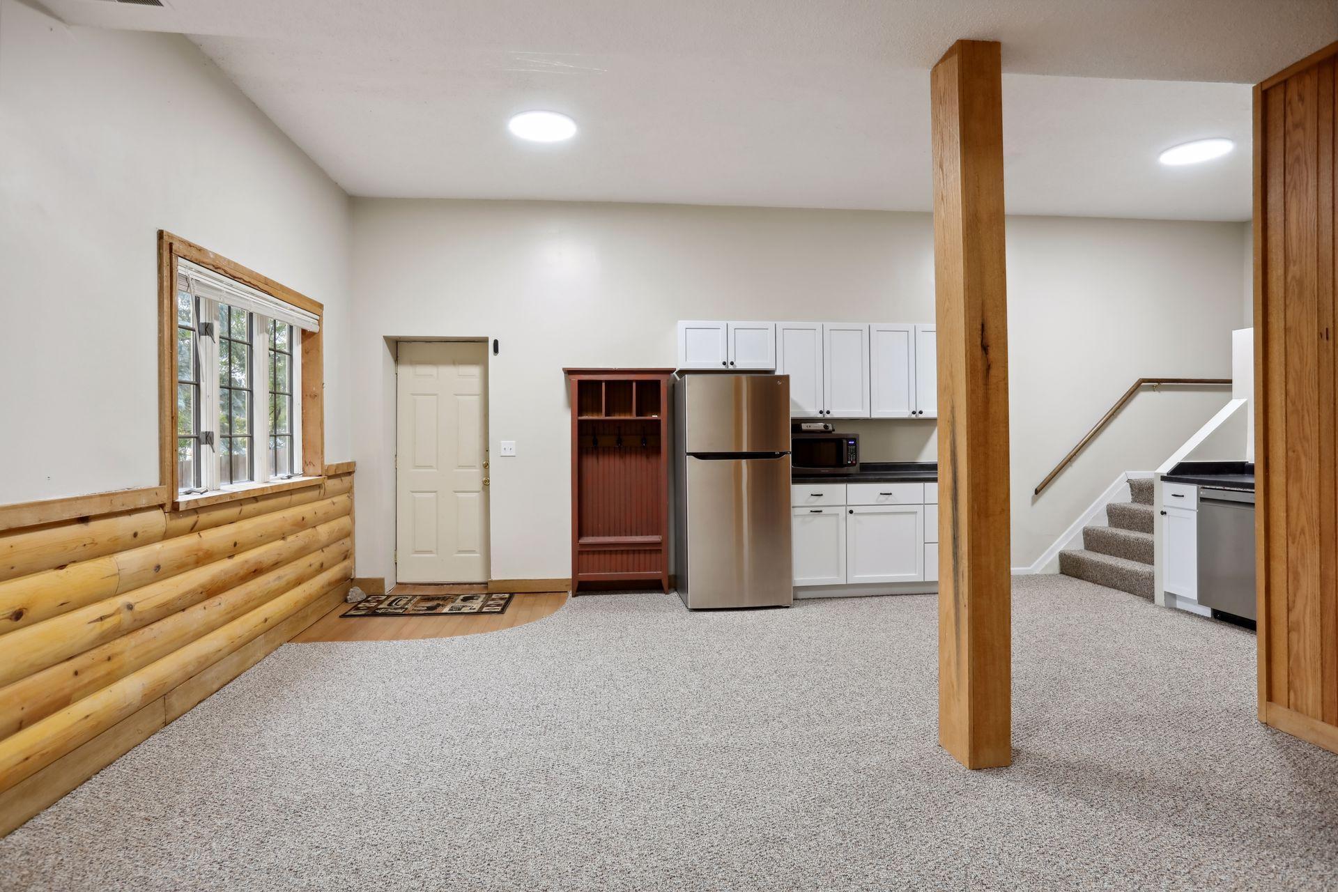 5724 Lynwood Boulevard