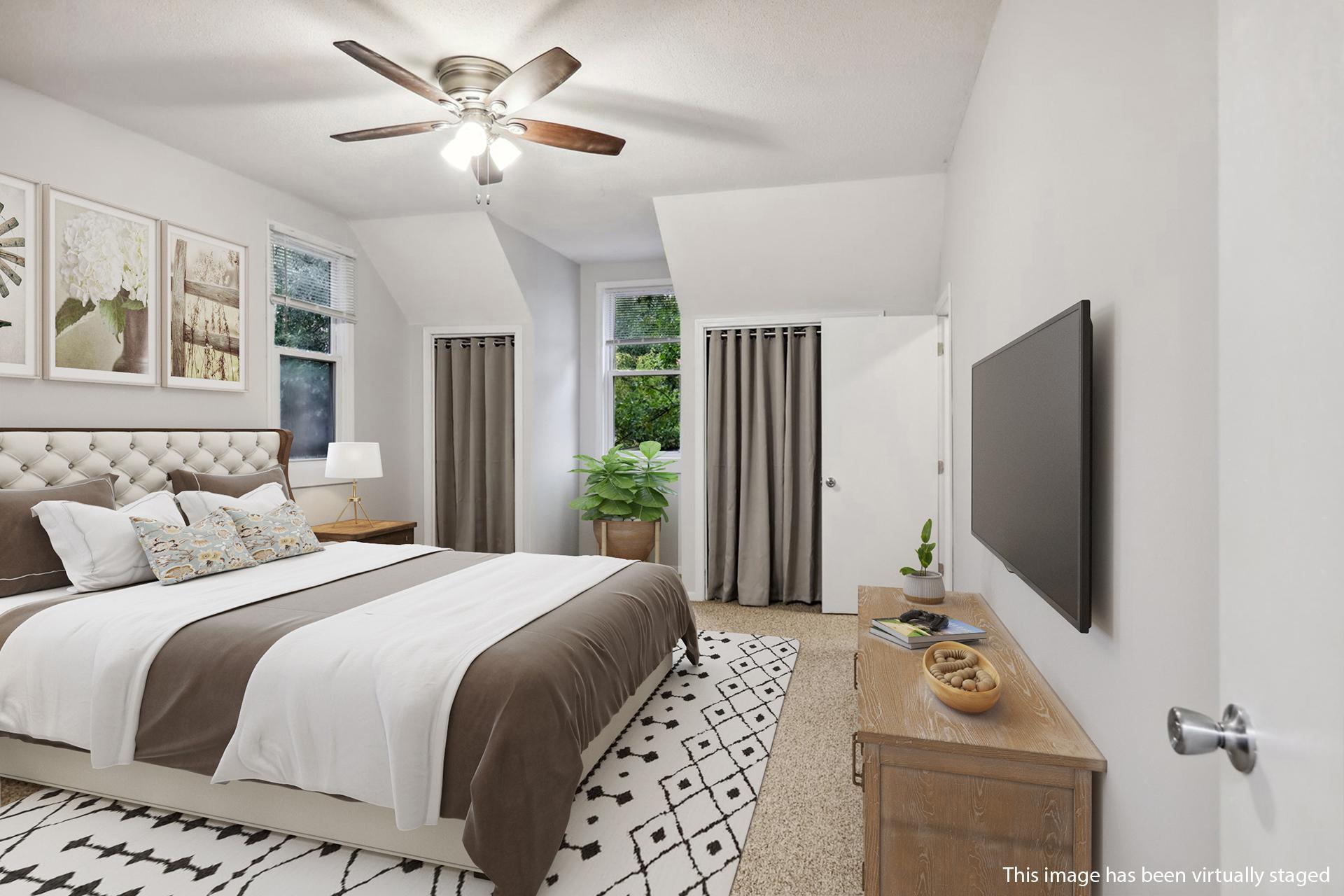 5724 Lynwood Boulevard