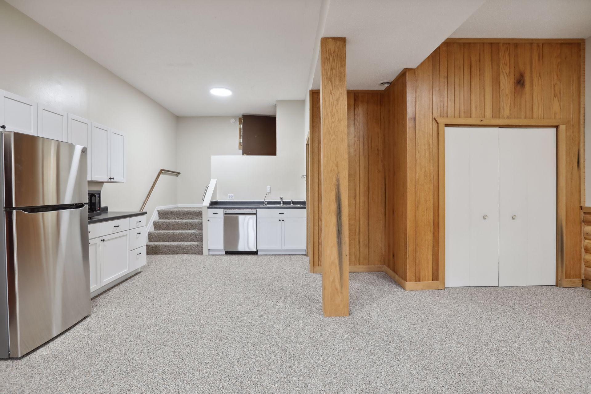 5724 Lynwood Boulevard