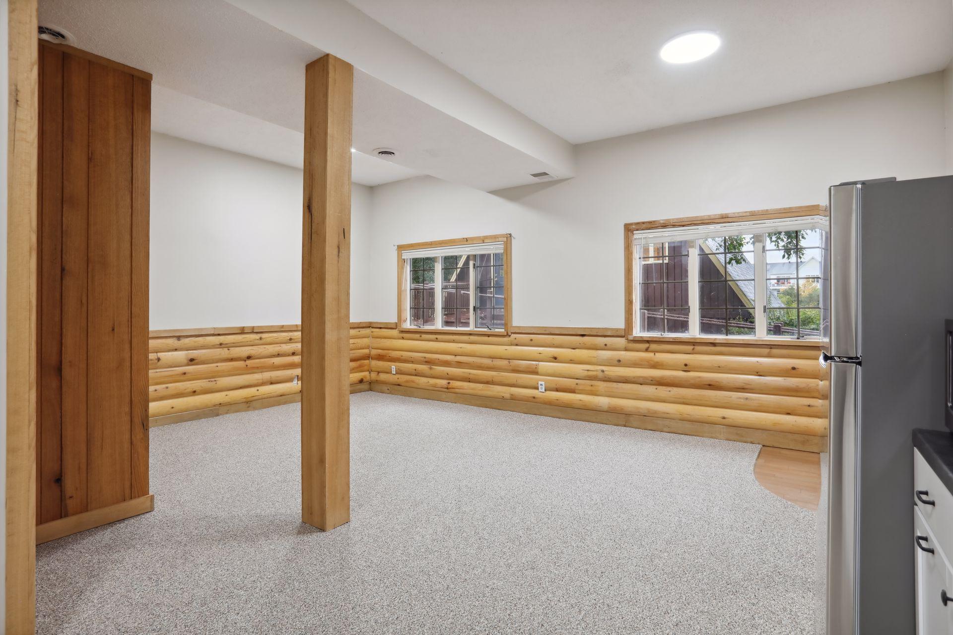 5724 Lynwood Boulevard