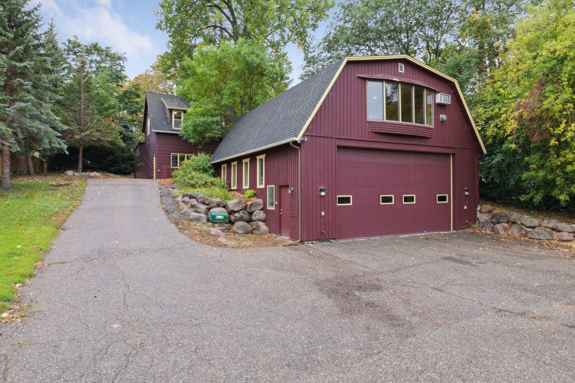 5724 Lynwood Boulevard