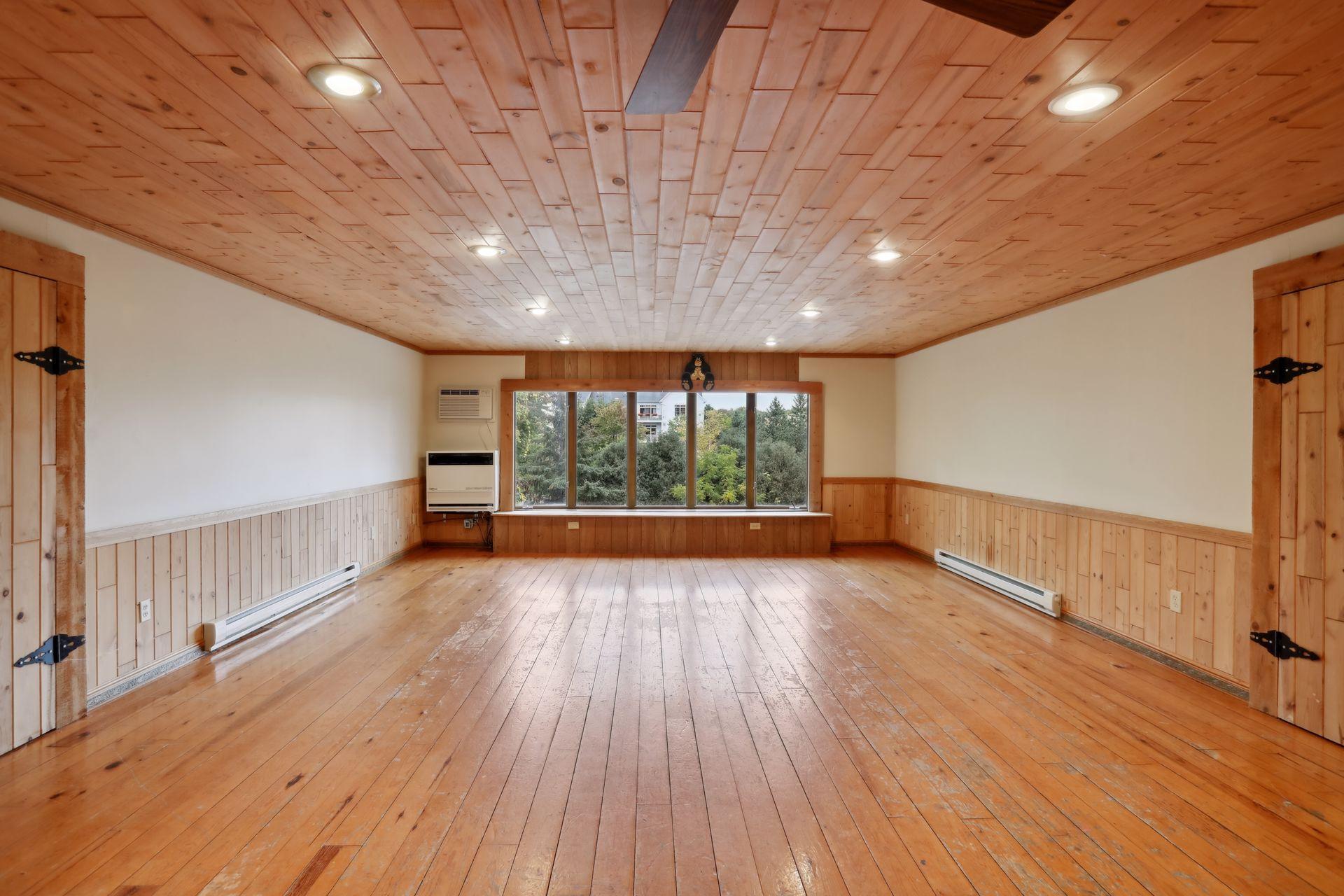 5724 Lynwood Boulevard