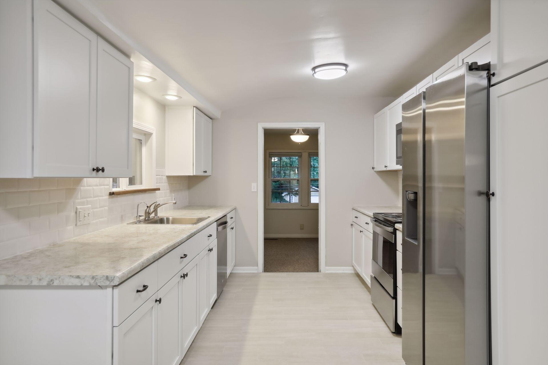 5724 Lynwood Boulevard