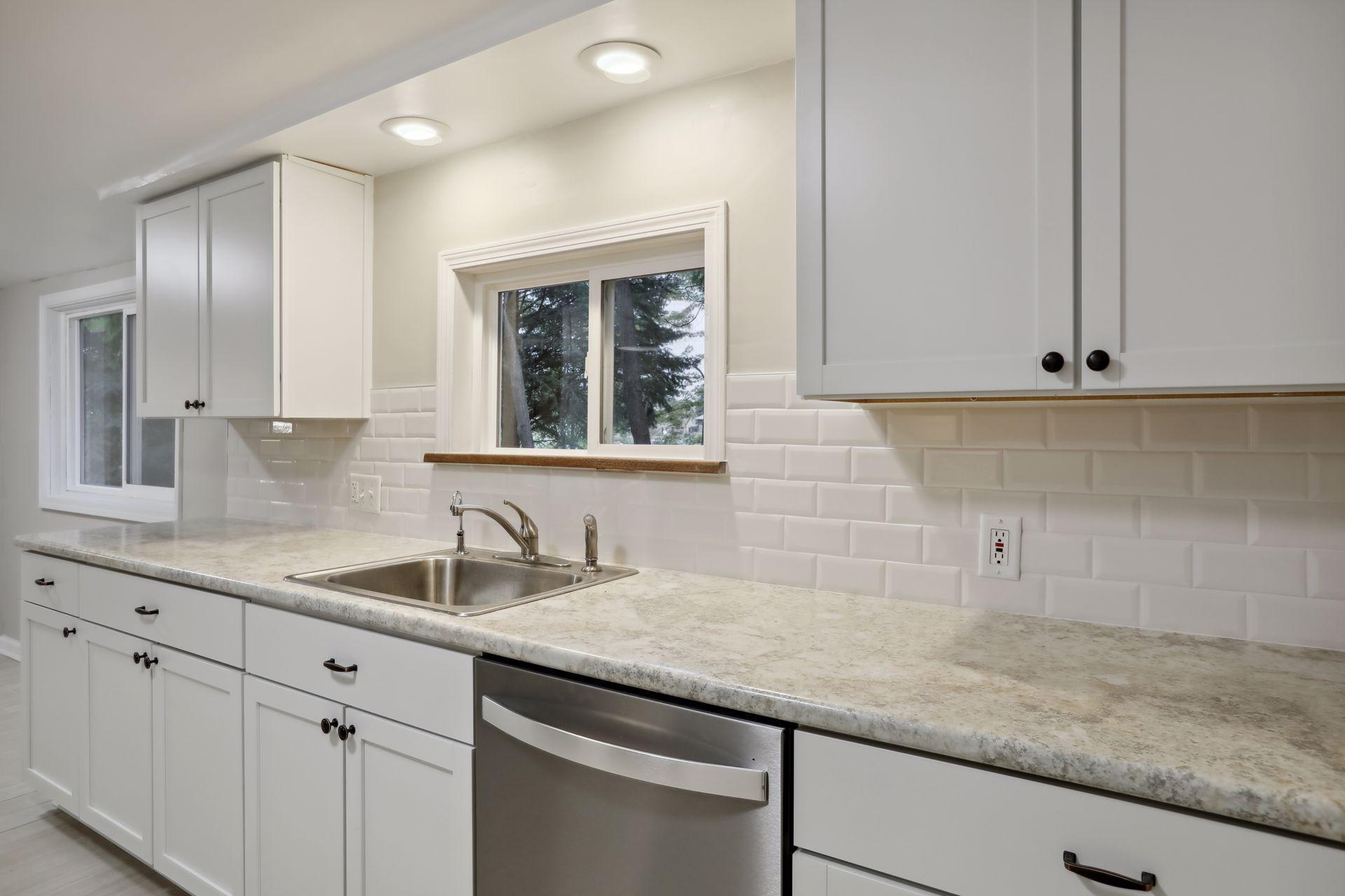 5724 Lynwood Boulevard