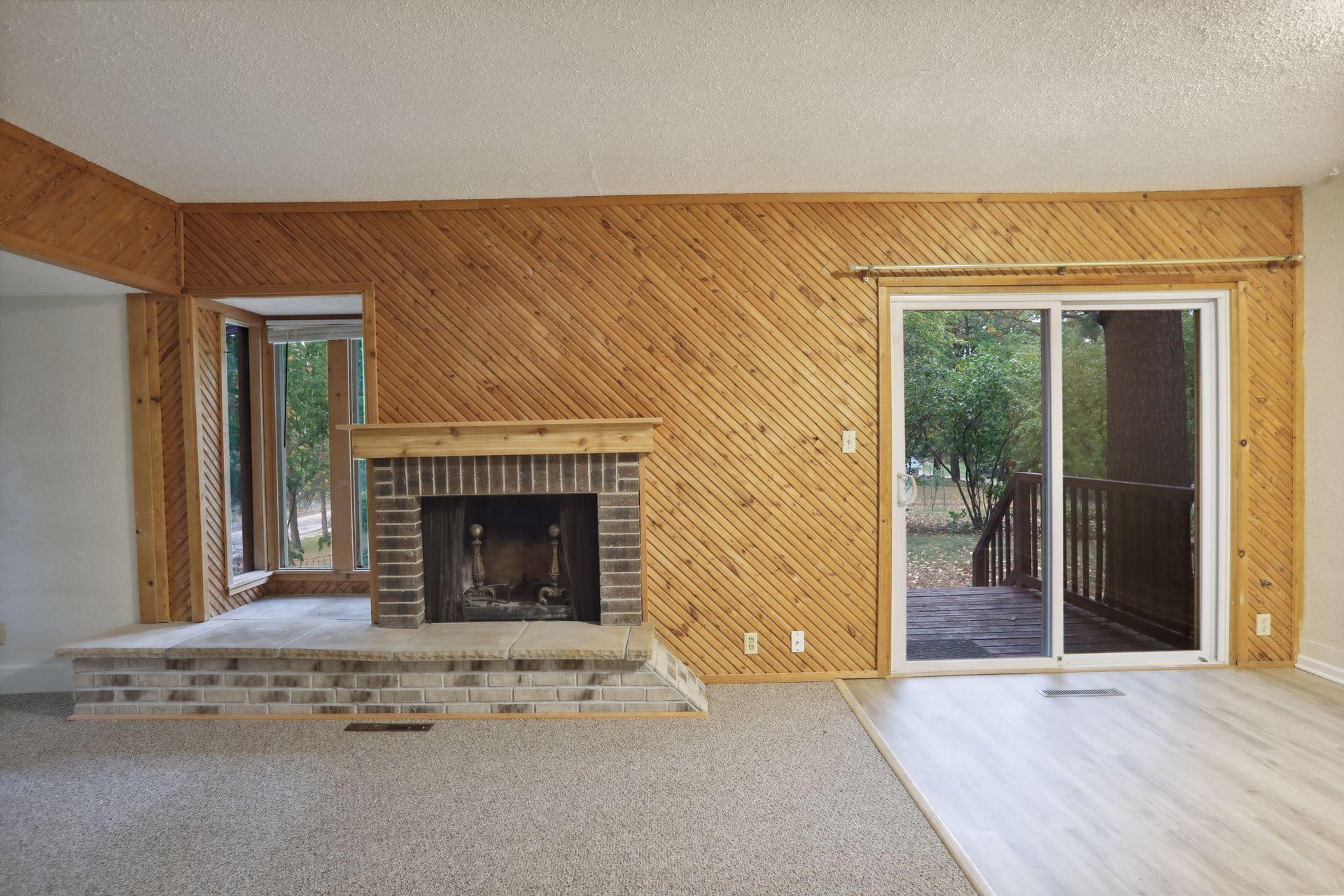 5724 Lynwood Boulevard