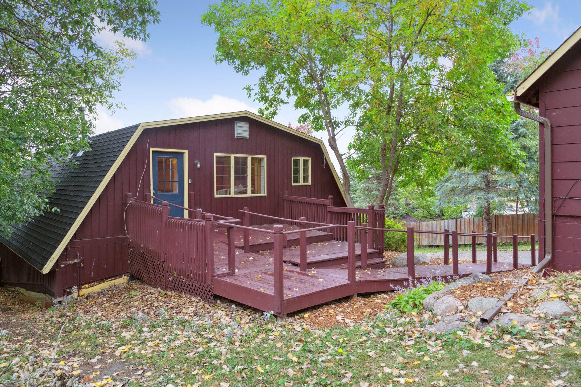 5724 Lynwood Boulevard