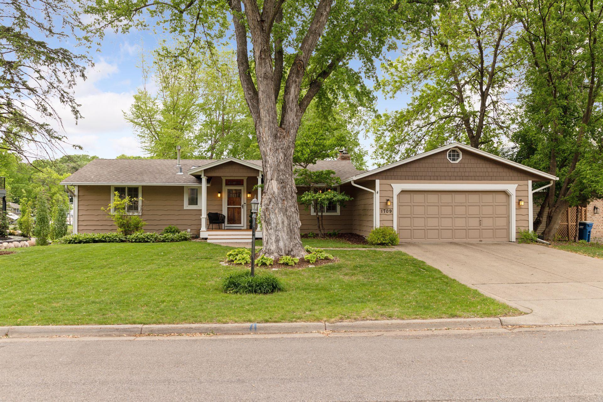 1709 Baywood Lane